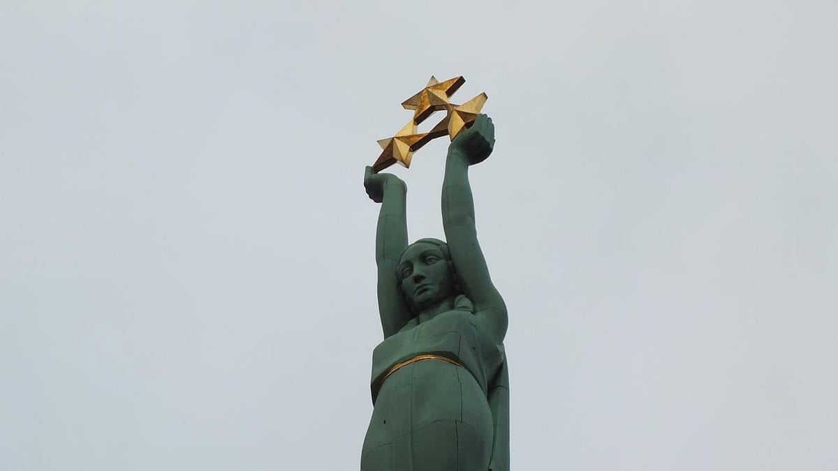 Pro-war Latvians risk losing status under new law