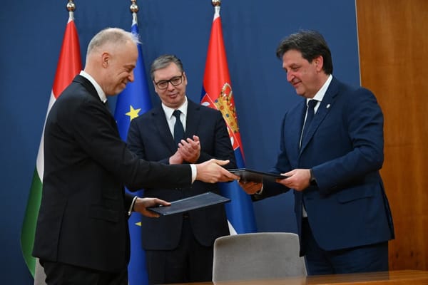 Serbia, Hungary deepen defence, energy ties