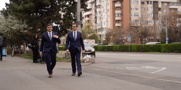 Far-right candidate leads in polls ahead of Romania presidential election rerun