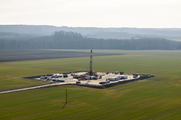 MOL opens oil well in west Hungary, lifts domestic output
